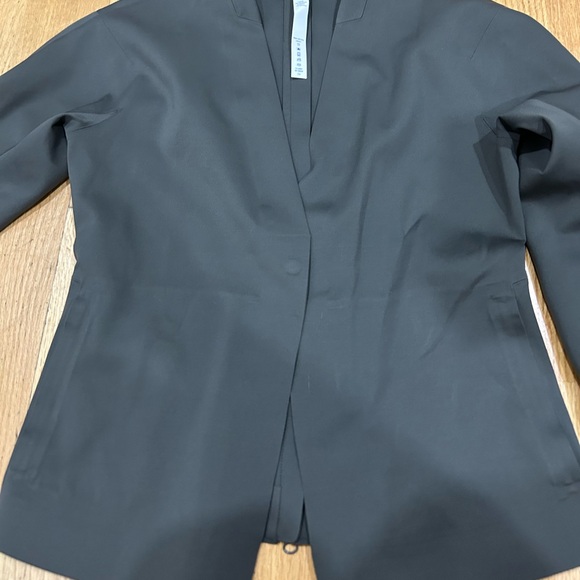 Lululemon blazer size 8 “the lab” - Picture 2 of 5